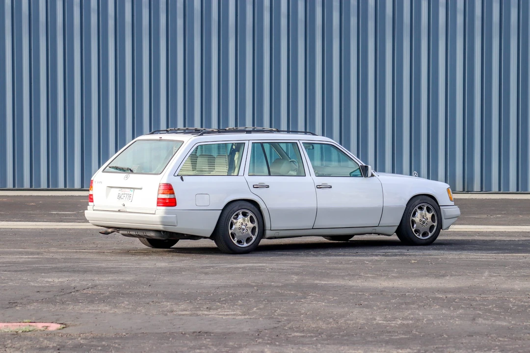 1995 Mercedes-Benz W124 E-Class - Image 18 of 31