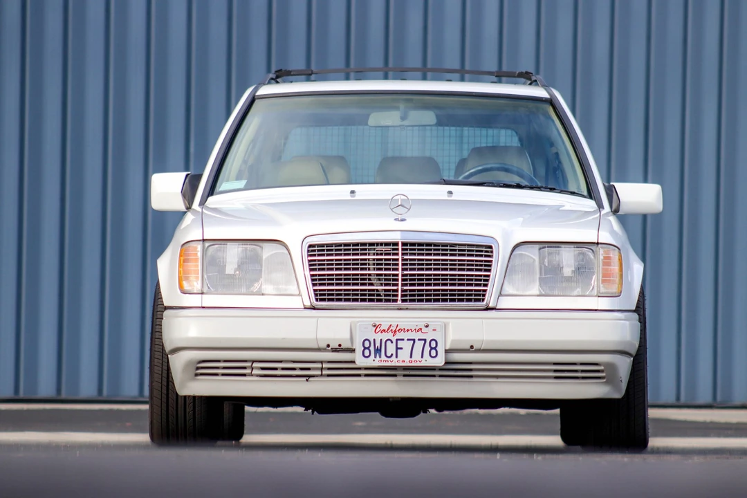 1995 Mercedes-Benz W124 E-Class - Image 3 of 31