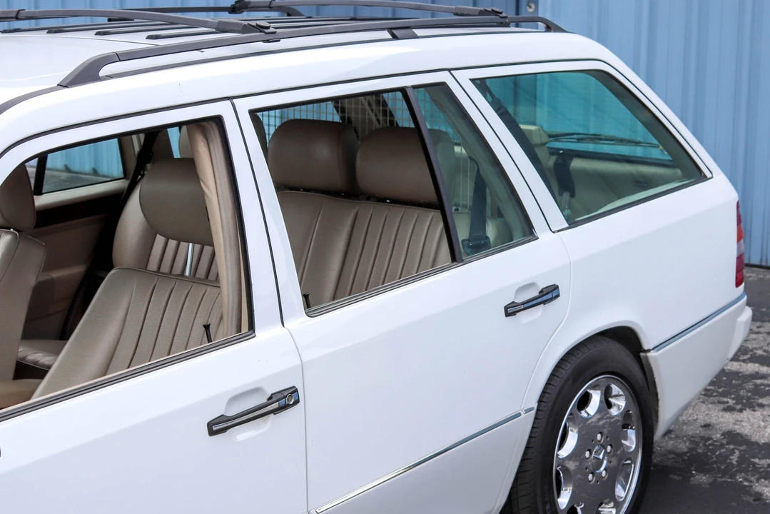 1995 Mercedes-Benz W124 E-Class - Image 31 of 31