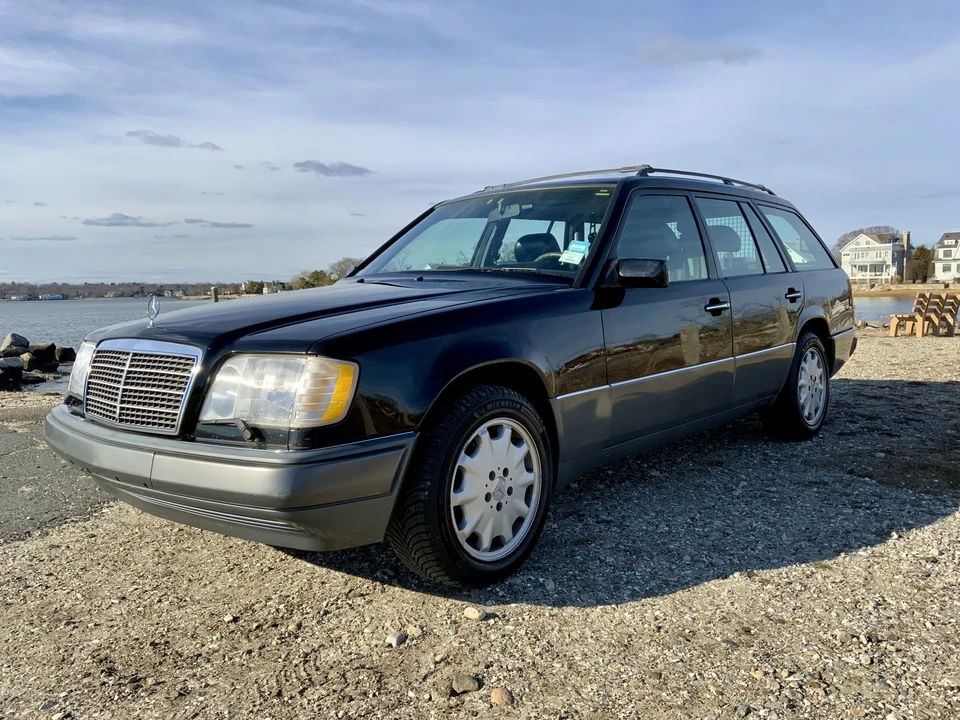 1995 Mercedes-Benz W124 E-Class - Image 2 of 31