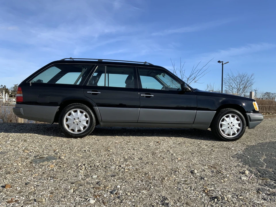 1995 Mercedes-Benz W124 E-Class - Image 8 of 31