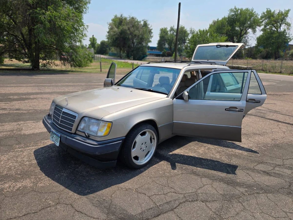 1995 Mercedes-Benz W124 E-Class - Image 17 of 21