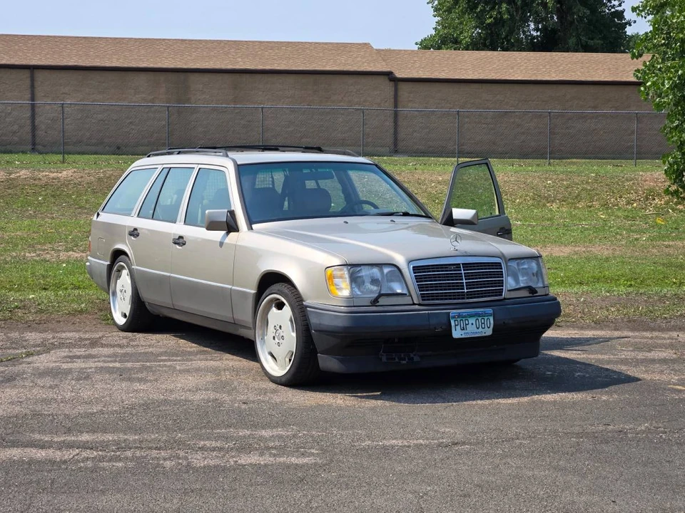 1995 Mercedes-Benz W124 E-Class - Image 2 of 21