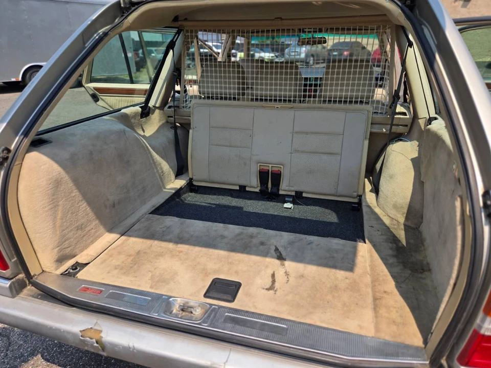 1995 Mercedes-Benz W124 E-Class - Image 14 of 21