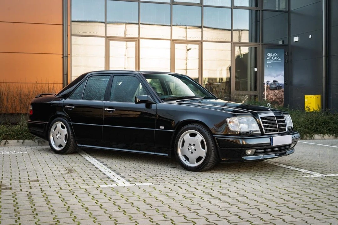 1995 Mercedes-Benz W124 E-Class - Image 2 of 30