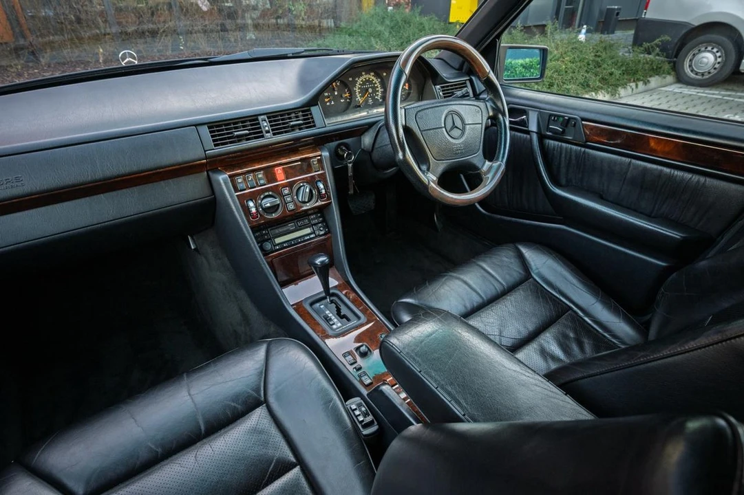 1995 Mercedes-Benz W124 E-Class - Image 14 of 30