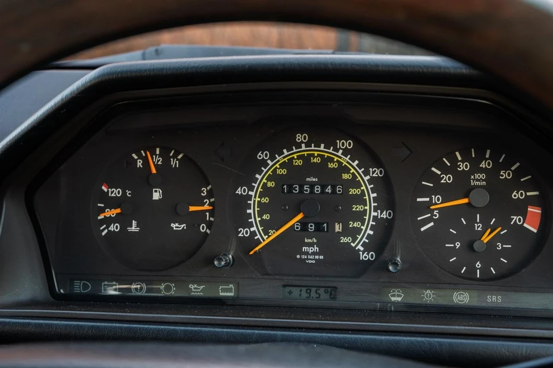 1995 Mercedes-Benz W124 E-Class - Image 20 of 30