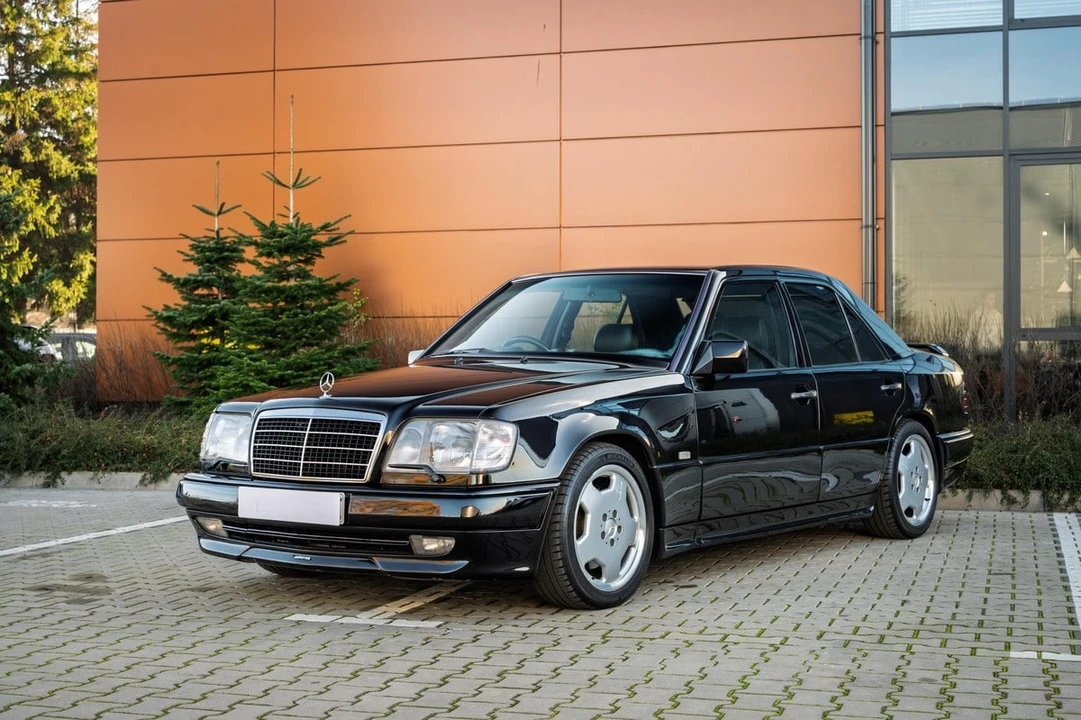 1995 Mercedes-Benz W124 E-Class - Image 3 of 30