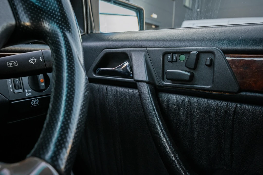 1995 Mercedes-Benz W124 E-Class - Image 28 of 30