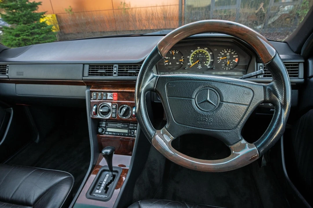 1995 Mercedes-Benz W124 E-Class - Image 17 of 30