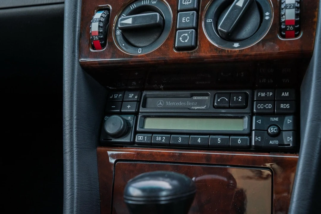 1995 Mercedes-Benz W124 E-Class - Image 23 of 30