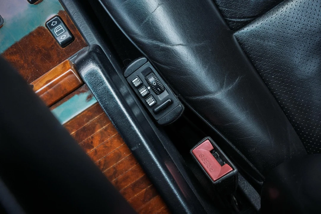 1995 Mercedes-Benz W124 E-Class - Image 25 of 30