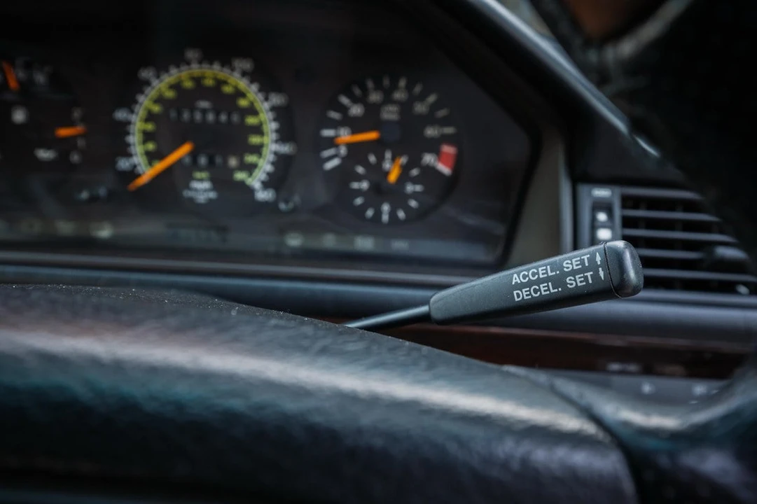 1995 Mercedes-Benz W124 E-Class - Image 29 of 30