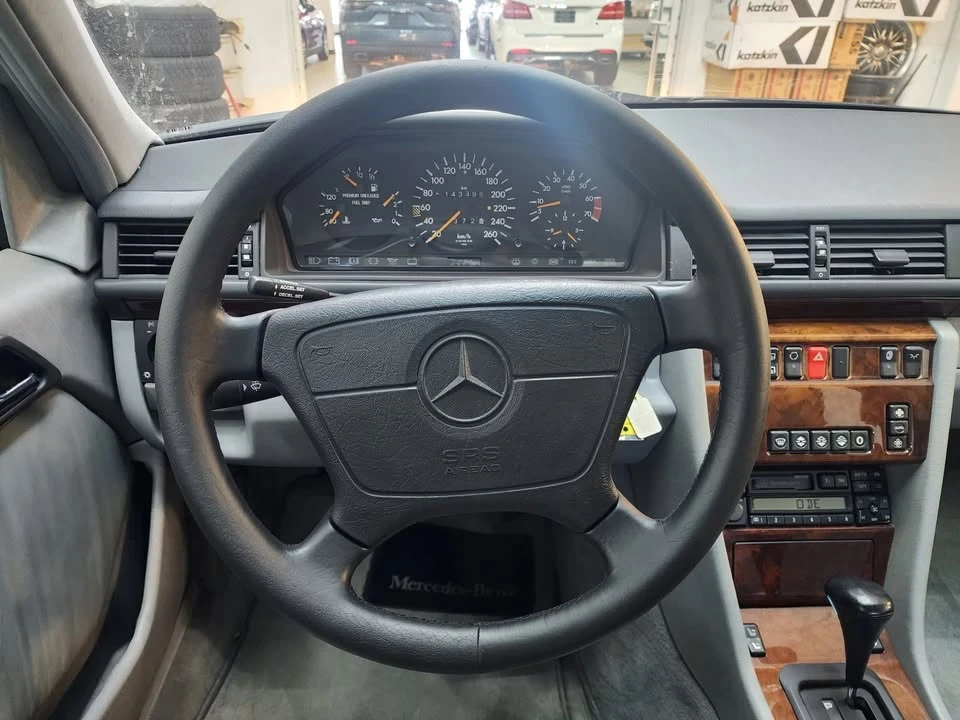 1995 Mercedes-Benz W210 E-Class - Image 9 of 19