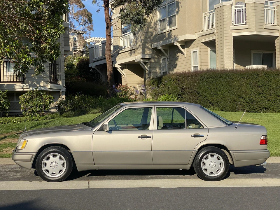1995 Mercedes-Benz W124 E-Class - Image 14 of 31