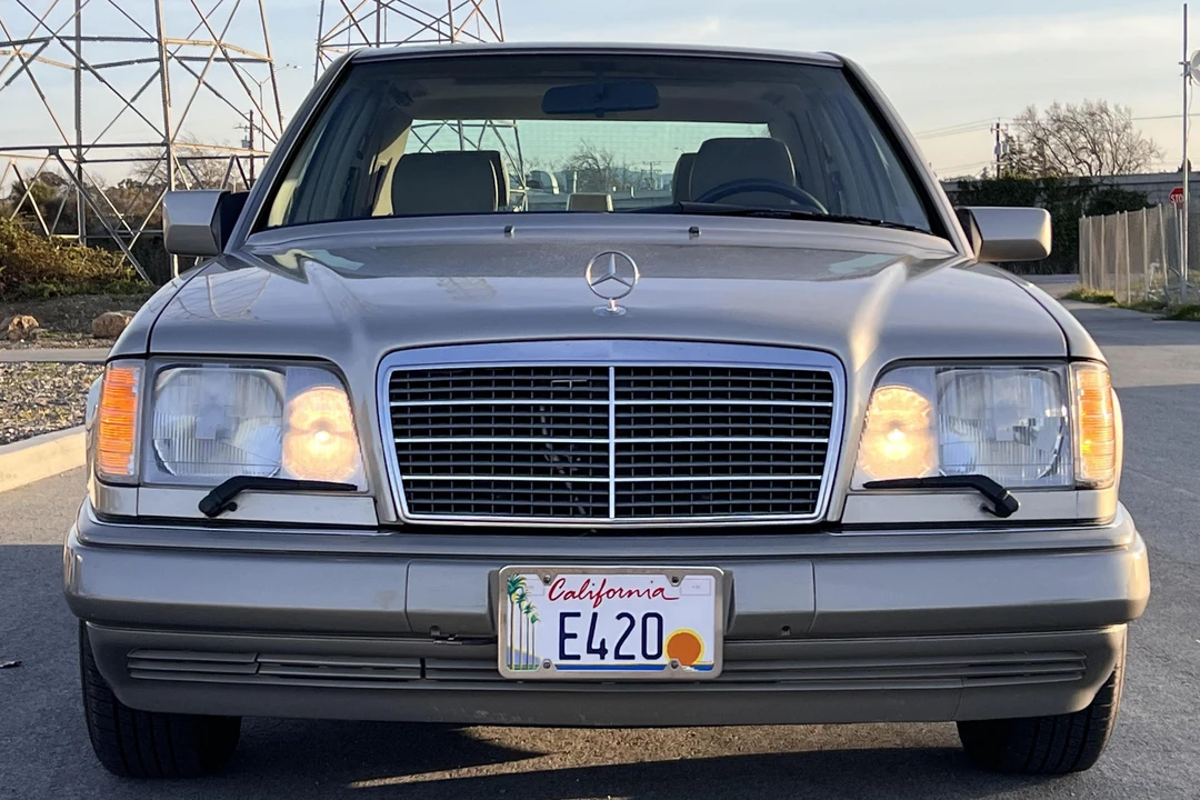 1995 Mercedes-Benz W124 E-Class - Image 2 of 31