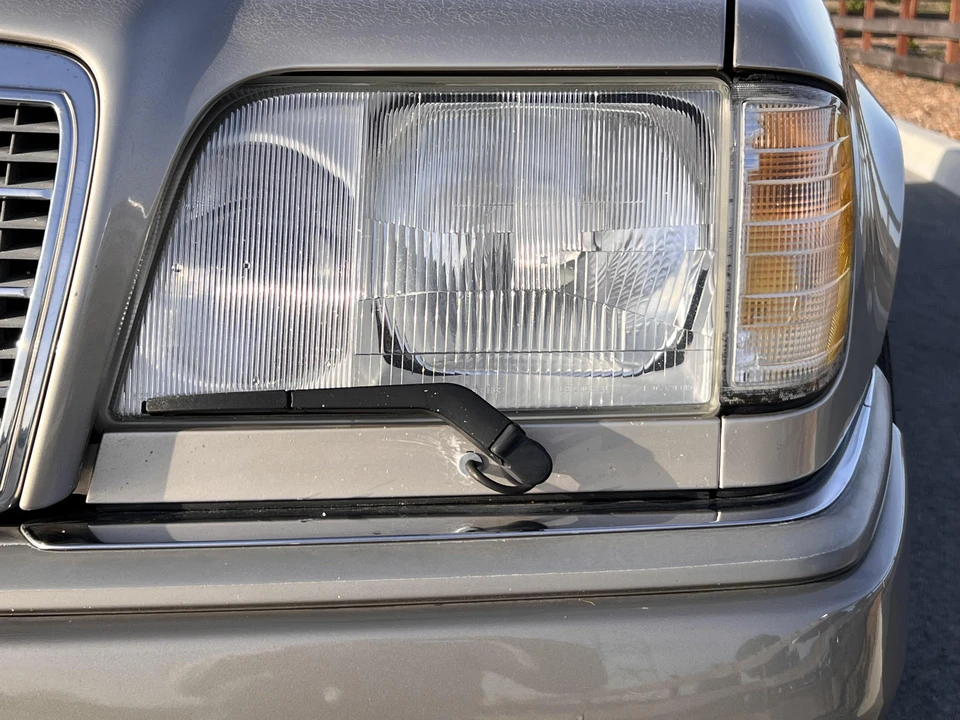 1995 Mercedes-Benz W124 E-Class - Image 29 of 31