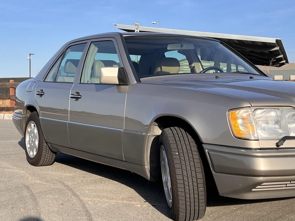 1995 Mercedes-Benz W124 E-Class - Image 23 of 31