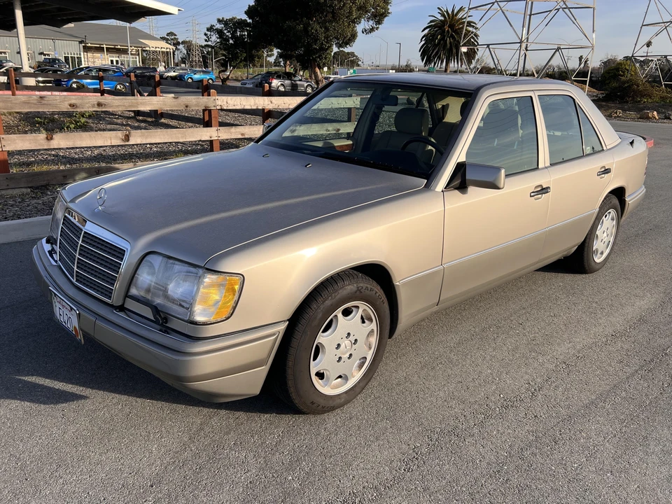 1995 Mercedes-Benz W124 E-Class - Image 12 of 31