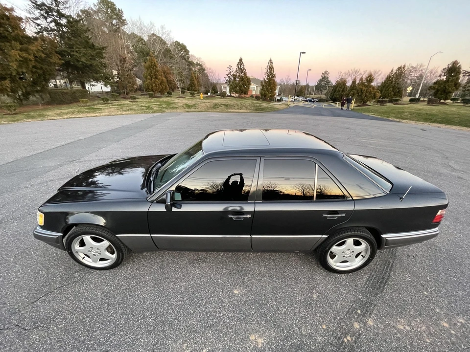 1995 Mercedes-Benz W124 E-Class - Image 29 of 31