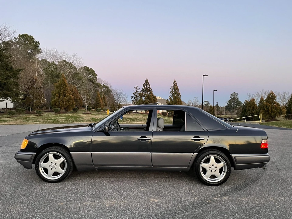 1995 Mercedes-Benz W124 E-Class - Image 28 of 31