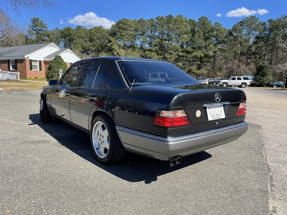 1995 Mercedes-Benz W124 E-Class - Image 8 of 31