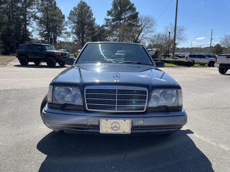 1995 Mercedes-Benz W124 E-Class - Image 2 of 31