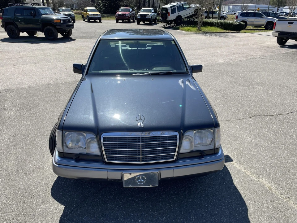 1995 Mercedes-Benz W124 E-Class - Image 3 of 31