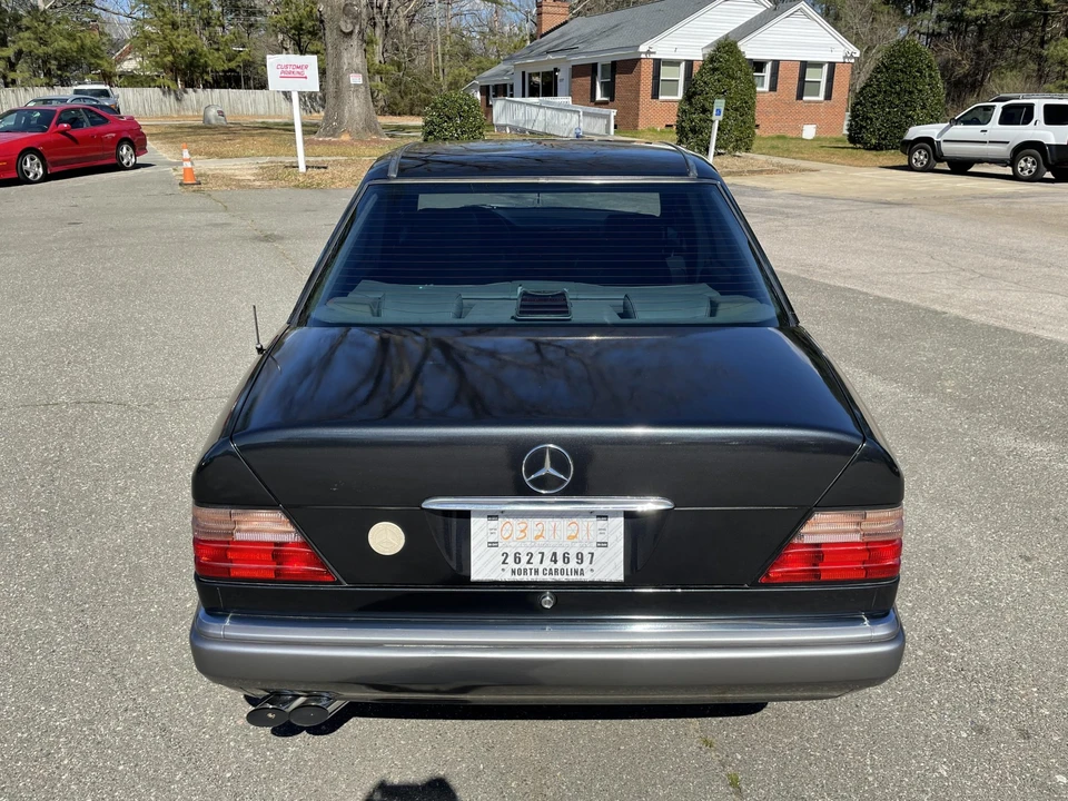1995 Mercedes-Benz W124 E-Class - Image 9 of 31