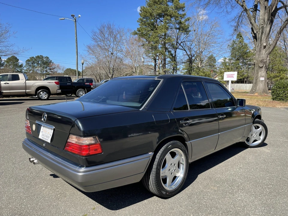 1995 Mercedes-Benz W124 E-Class - Image 11 of 31