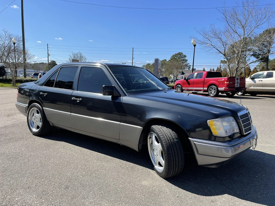 1995 Mercedes-Benz W124 E-Class - Image 13 of 31