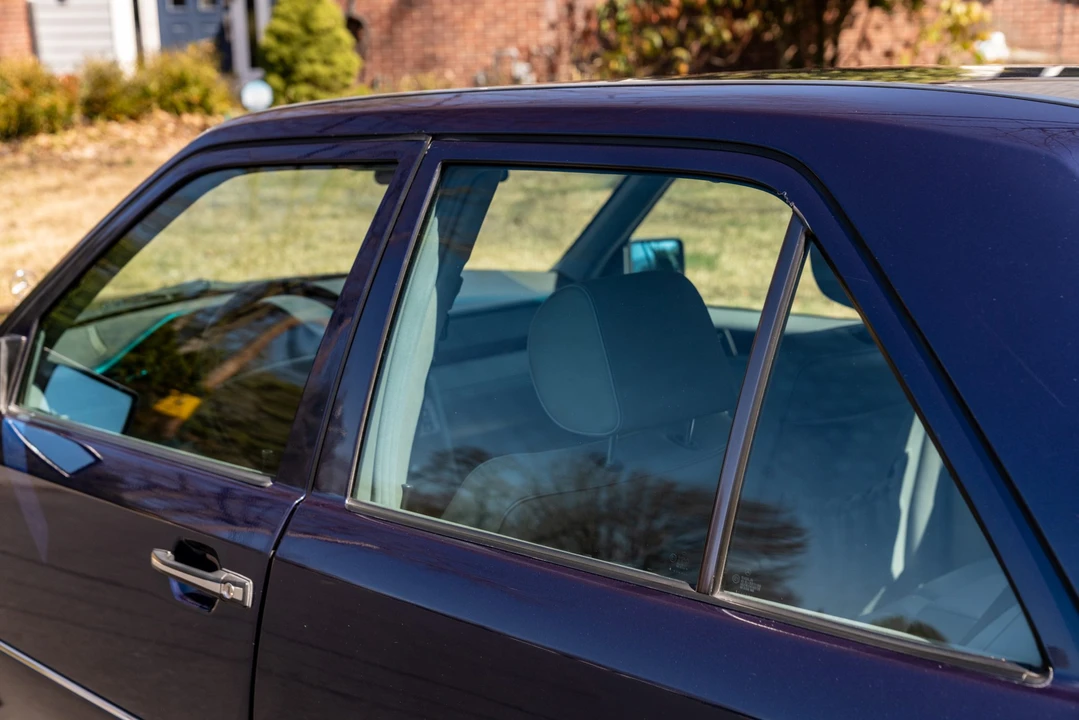 1995 Mercedes-Benz W124 E-Class - Image 21 of 31