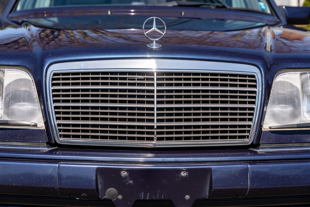1995 Mercedes-Benz W124 E-Class - Image 11 of 31