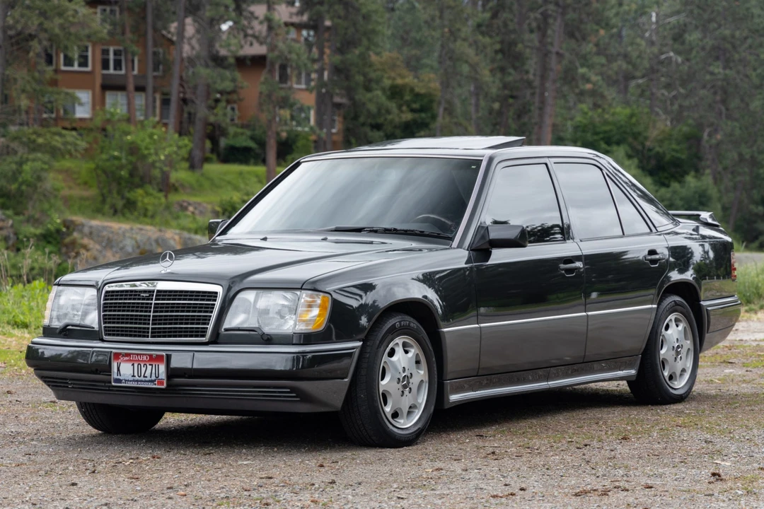 1995 Mercedes-Benz W124 E-Class - Image 2 of 31