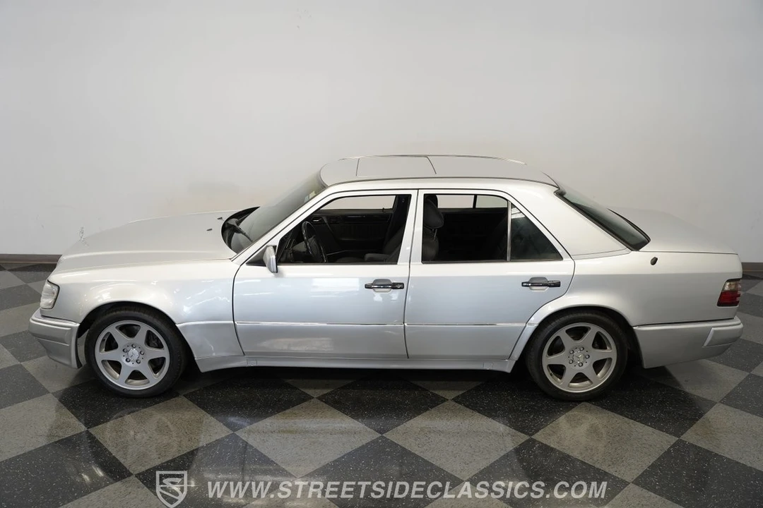 1995 Mercedes-Benz 500E & E500 - Image 9 of 12