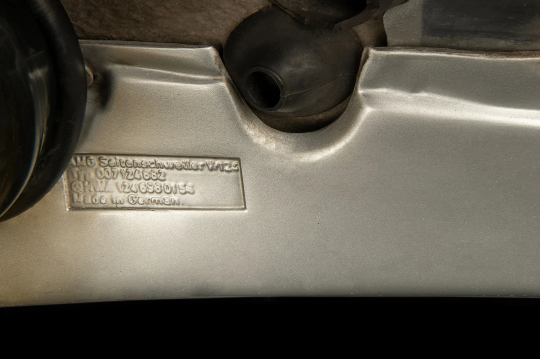 1995 Mercedes-Benz W124 E-Class - Image 12 of 31