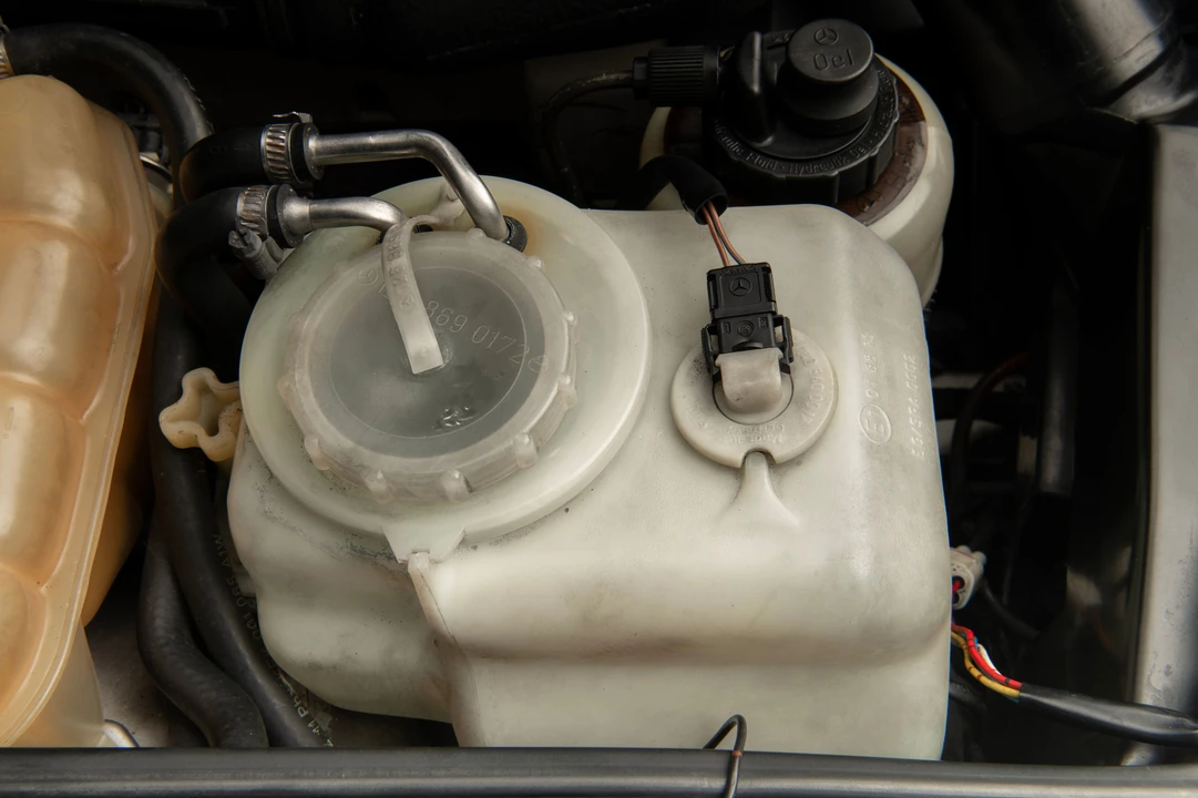 1995 Mercedes-Benz W124 E-Class - Image 24 of 31