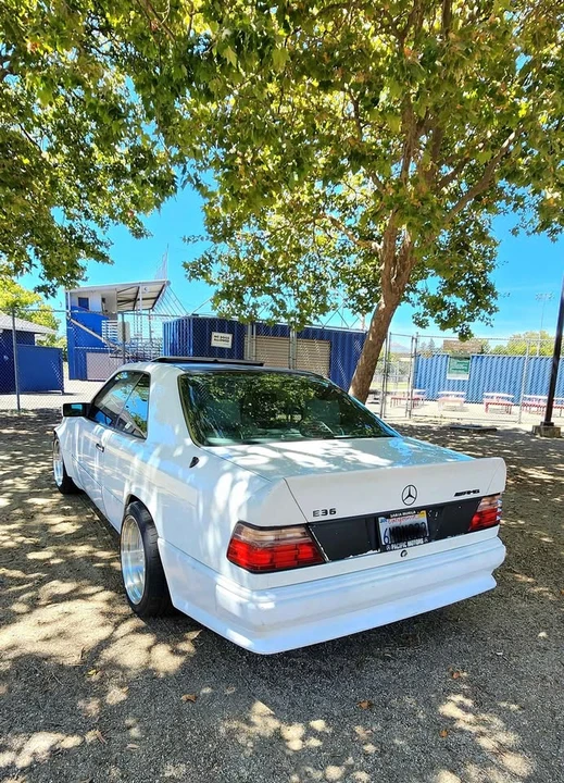1995 Mercedes-Benz W124 E-Class - Image 2 of 21