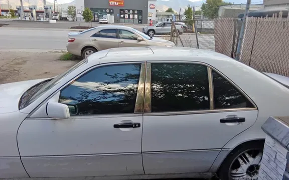 1995 Mercedes-Benz S-Class S 420 Sedan 4D