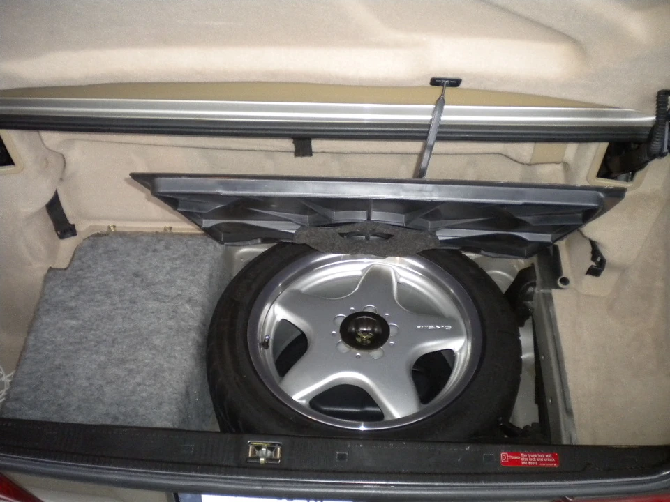 1995 Mercedes-Benz R129 SL-Class - Image 11 of 15