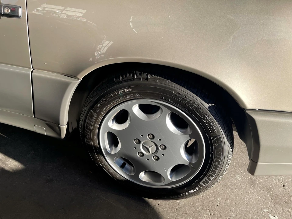 1995 Mercedes-Benz R129 SL-Class - Image 20 of 31