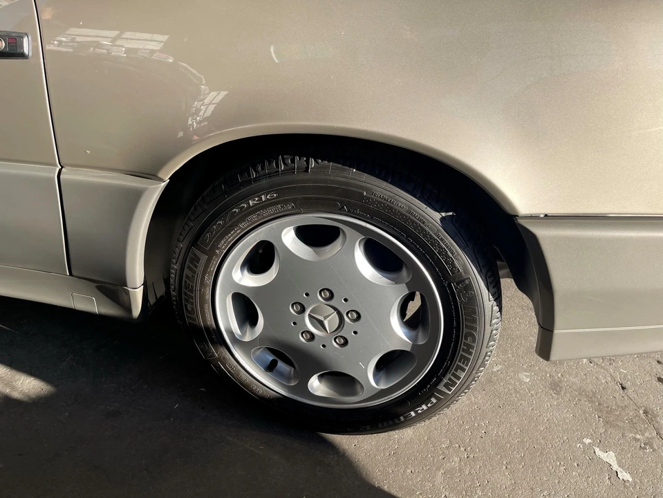 1995 Mercedes-Benz R129 SL-Class - Image 21 of 31