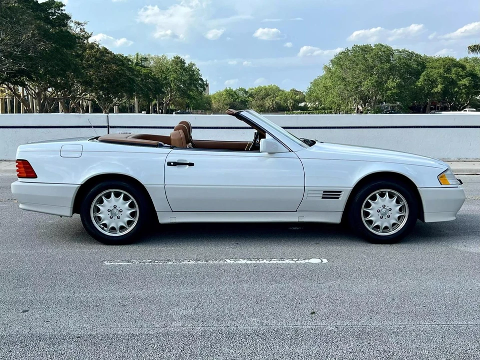 1995 Mercedes-Benz R129 SL-Class - Image 10 of 31