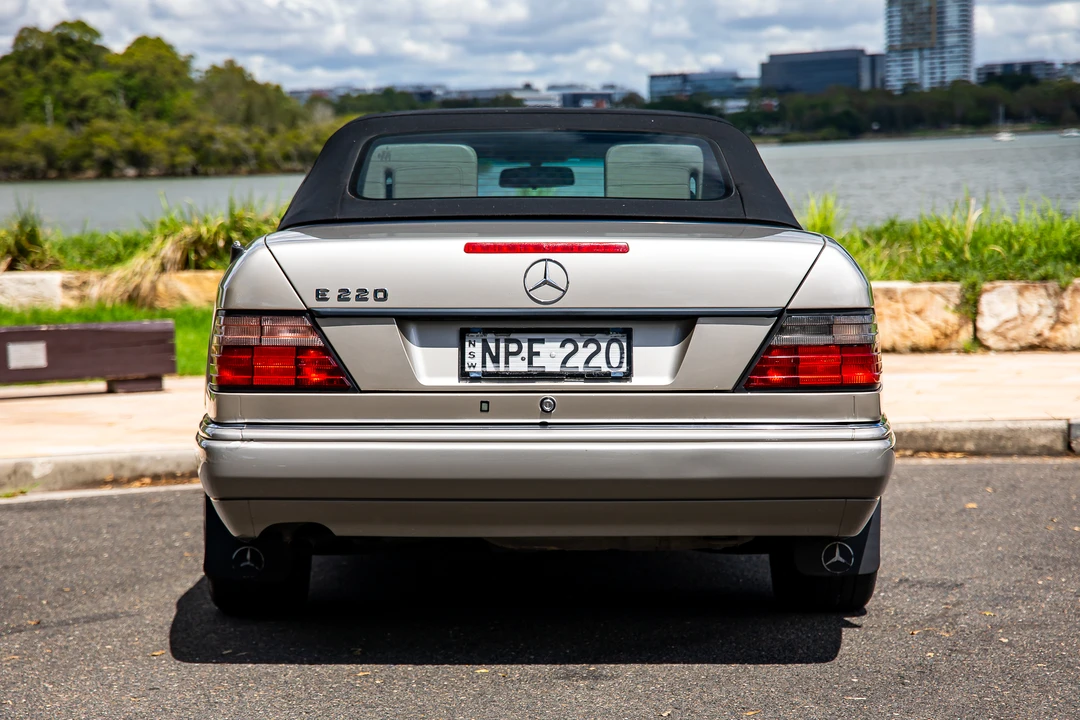 1995 Mercedes-Benz W124 E-Class - Image 14 of 31