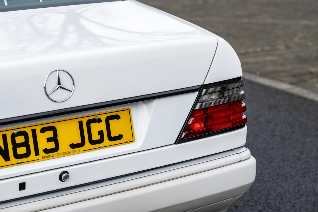 1995 Mercedes-Benz W124 E-Class - Image 11 of 31