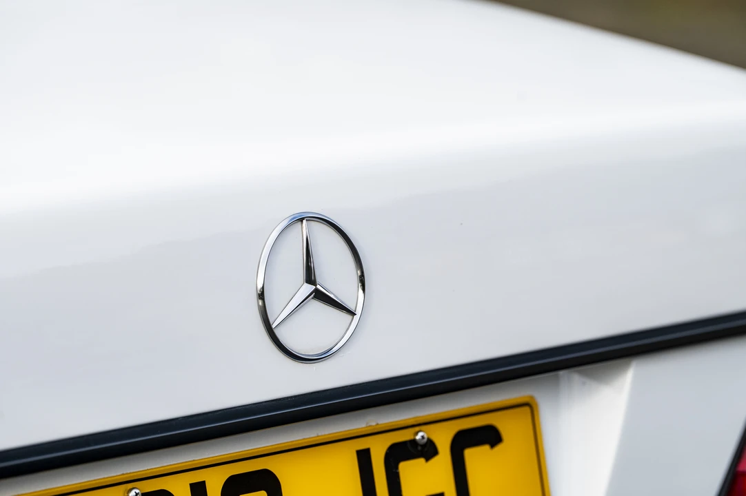 1995 Mercedes-Benz W124 E-Class - Image 13 of 31