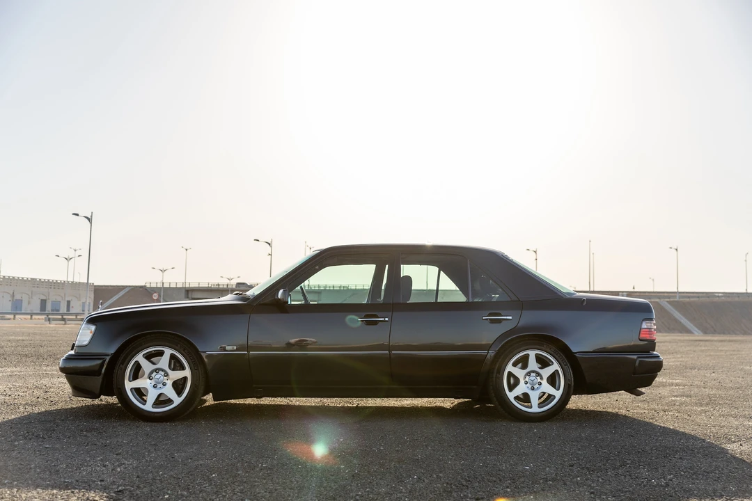 1995 Mercedes-Benz W124 E-Class - Image 8 of 31