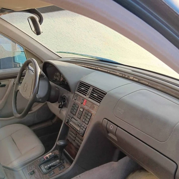 1995 Mercedes-Benz W202 C-Class - Image 4 of 7