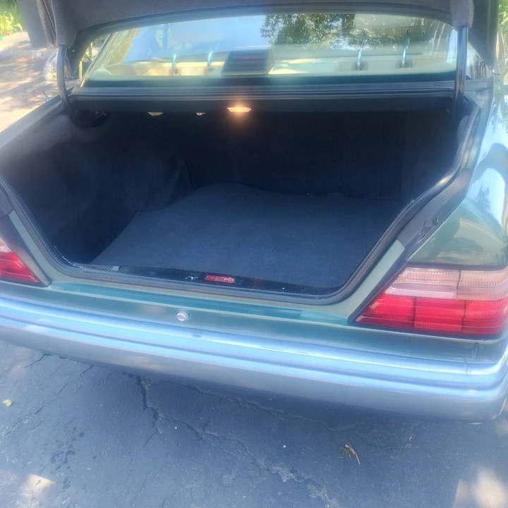 1995 Mercedes-Benz W124 E-Class - Image 8 of 13