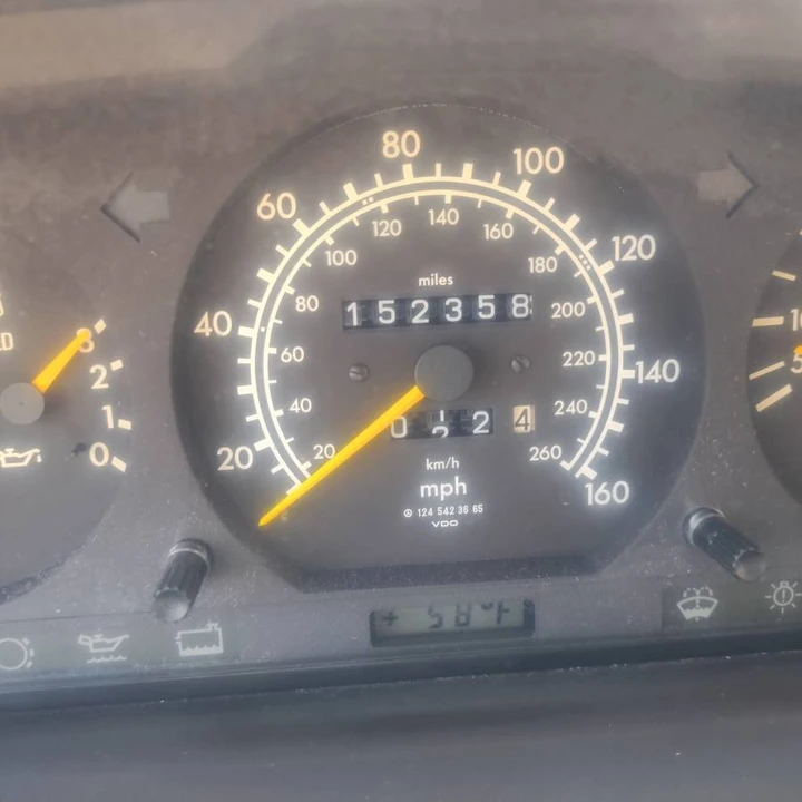 1995 Mercedes-Benz W124 E-Class - Image 5 of 13